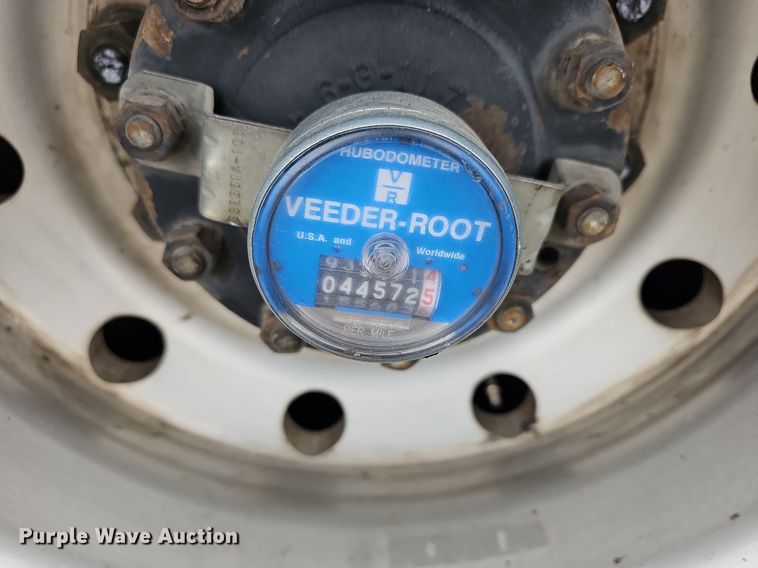 image for item DM1516 2011 Gillig G27B102N4 transit bus