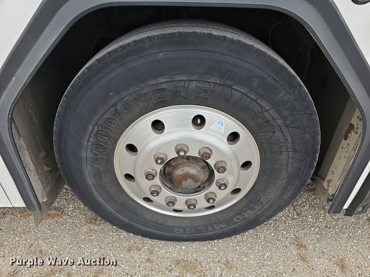 image for item DM1516 2011 Gillig G27B102N4 transit bus