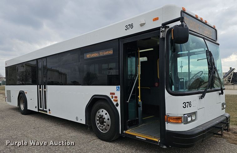 image for item DM1517 2011 Gillig G27B102N4 transit bus