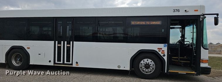 image for item DM1517 2011 Gillig G27B102N4 transit bus