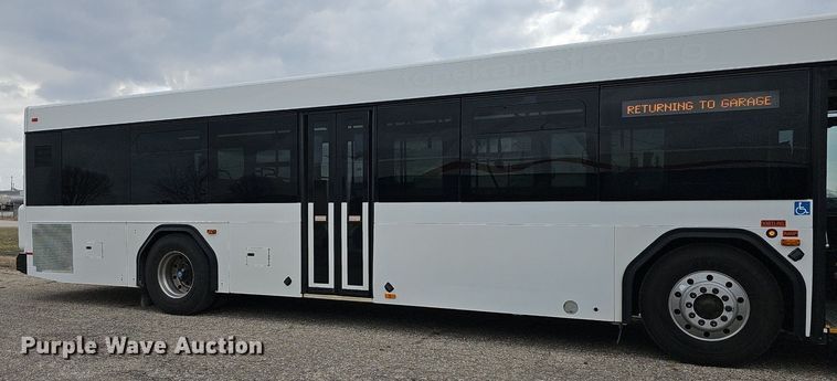 image for item DM1517 2011 Gillig G27B102N4 transit bus