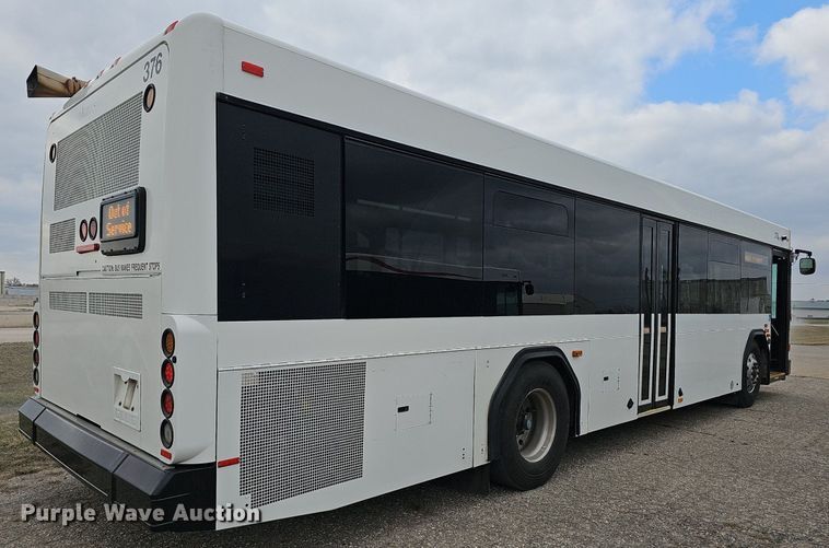 image for item DM1517 2011 Gillig G27B102N4 transit bus