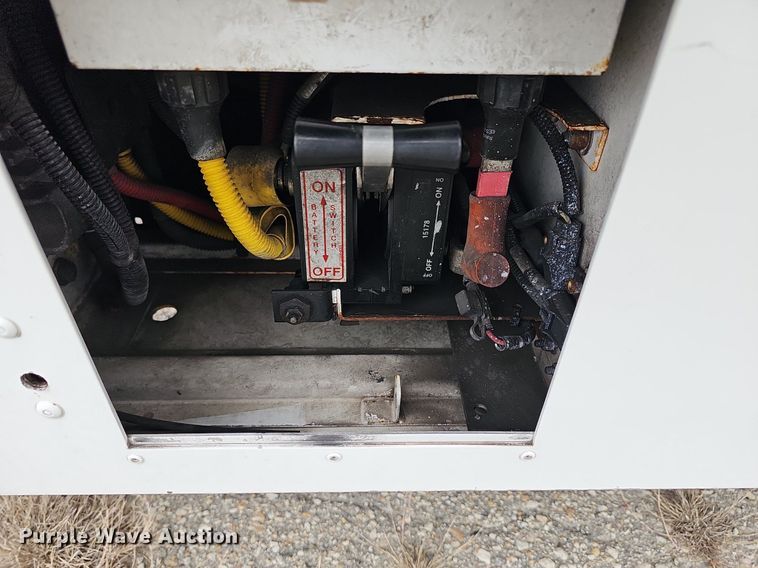 image for item DM1517 2011 Gillig G27B102N4 transit bus