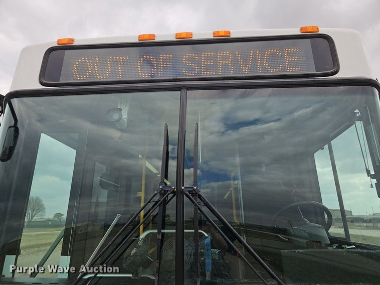 image for item DM1517 2011 Gillig G27B102N4 transit bus