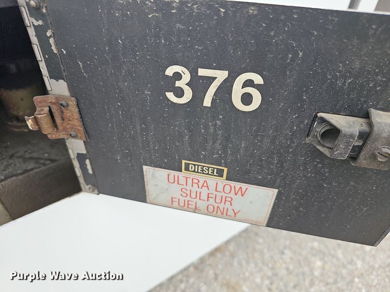 image for item DM1517 2011 Gillig G27B102N4 transit bus