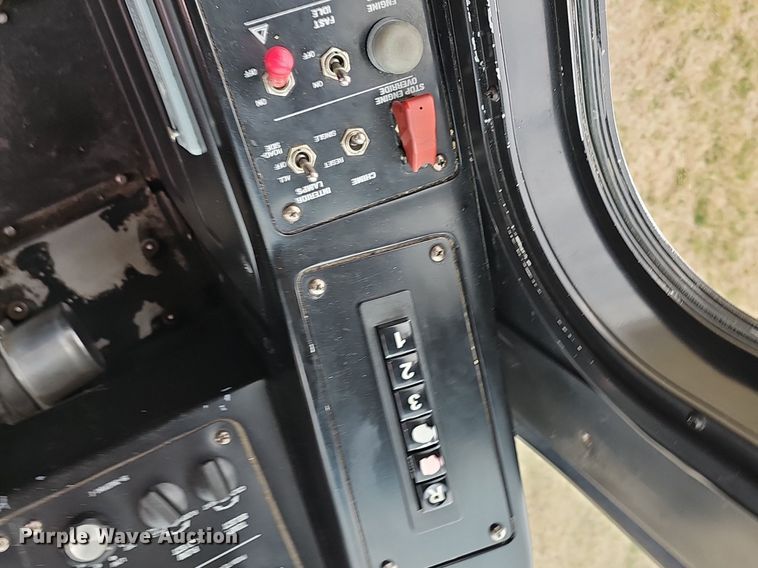 image for item DM1517 2011 Gillig G27B102N4 transit bus