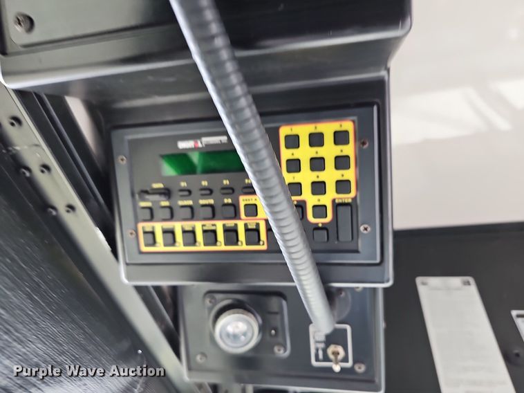 image for item DM1517 2011 Gillig G27B102N4 transit bus