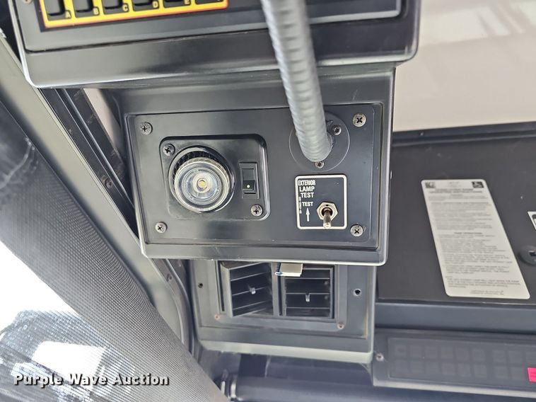 image for item DM1517 2011 Gillig G27B102N4 transit bus