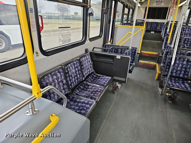 image for item DM1517 2011 Gillig G27B102N4 transit bus