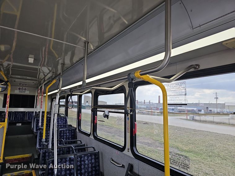 image for item DM1517 2011 Gillig G27B102N4 transit bus