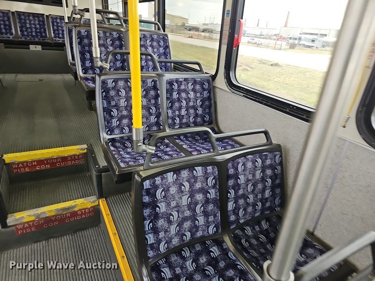 image for item DM1517 2011 Gillig G27B102N4 transit bus