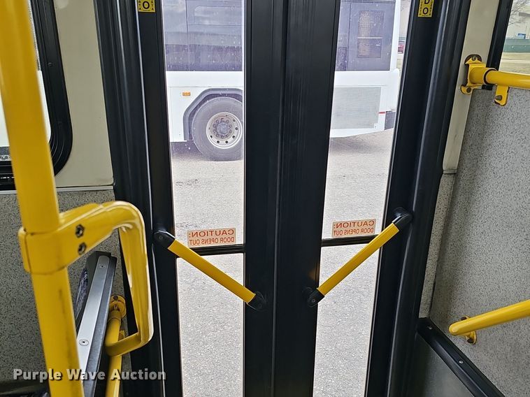 image for item DM1517 2011 Gillig G27B102N4 transit bus