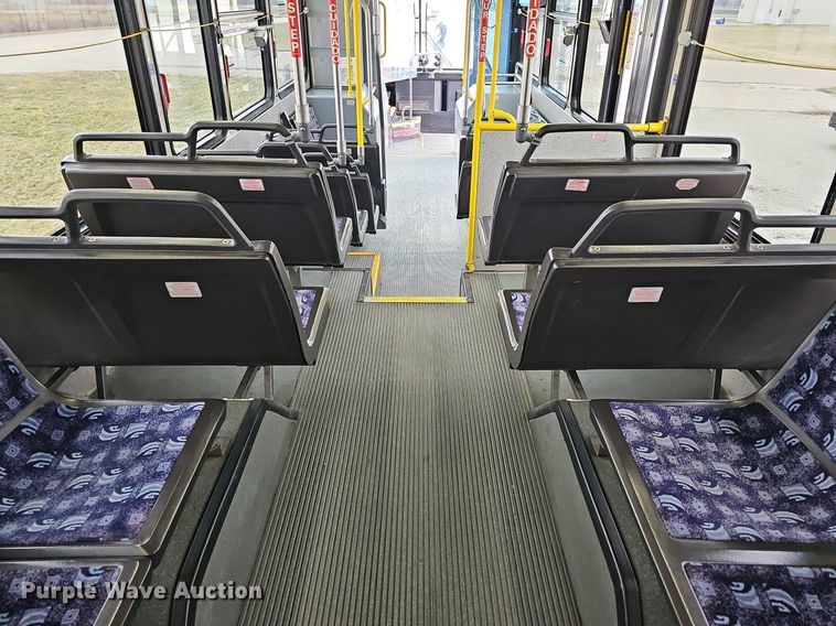 image for item DM1517 2011 Gillig G27B102N4 transit bus