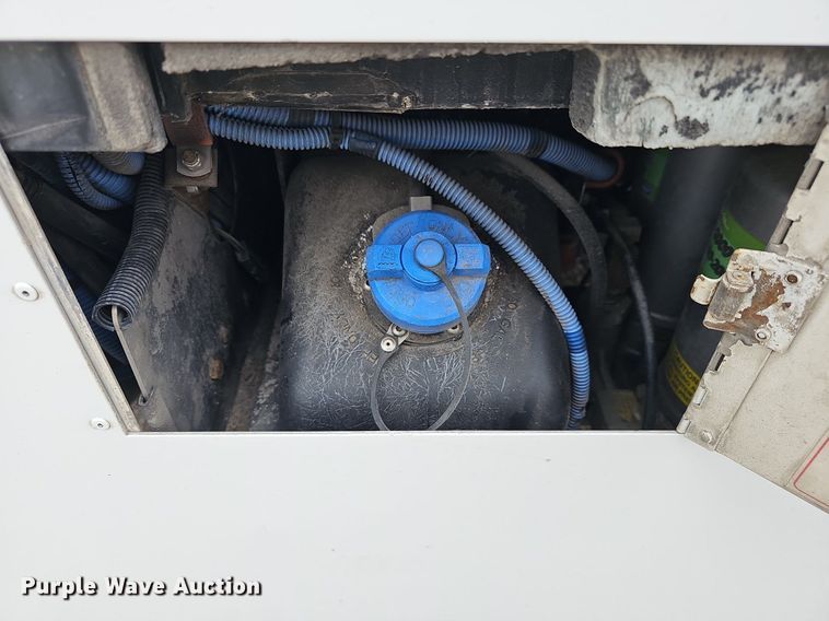 image for item DM1517 2011 Gillig G27B102N4 transit bus