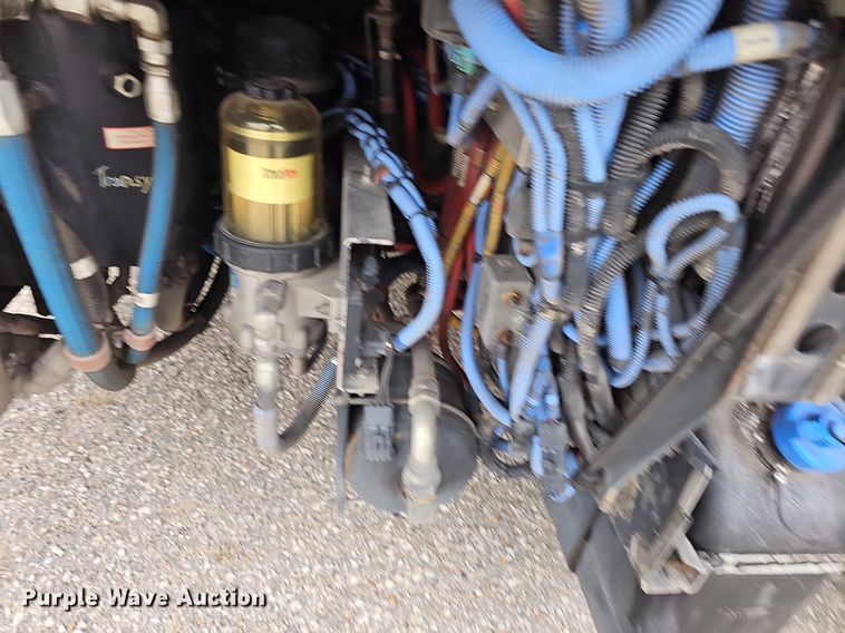 image for item DM1517 2011 Gillig G27B102N4 transit bus