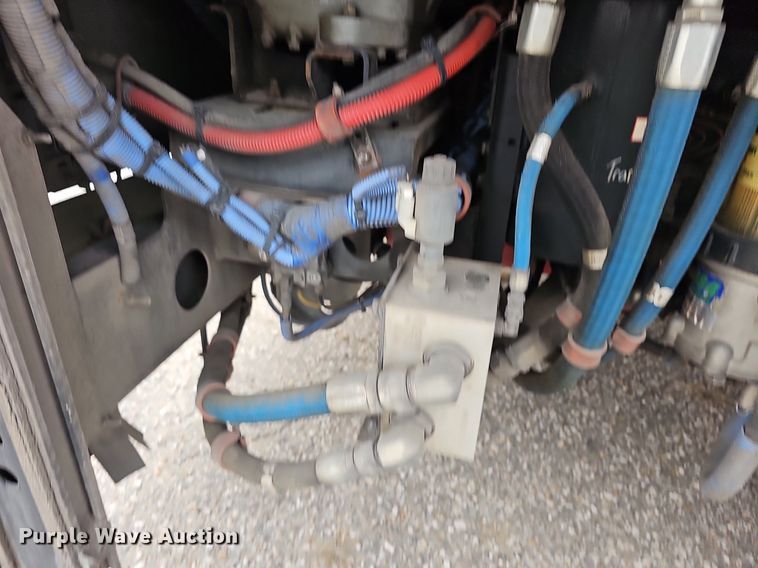 image for item DM1517 2011 Gillig G27B102N4 transit bus