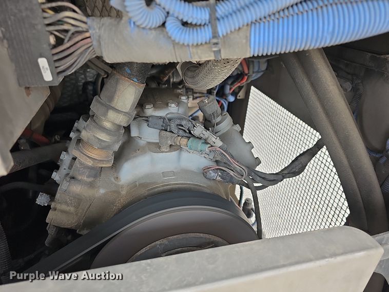 image for item DM1517 2011 Gillig G27B102N4 transit bus