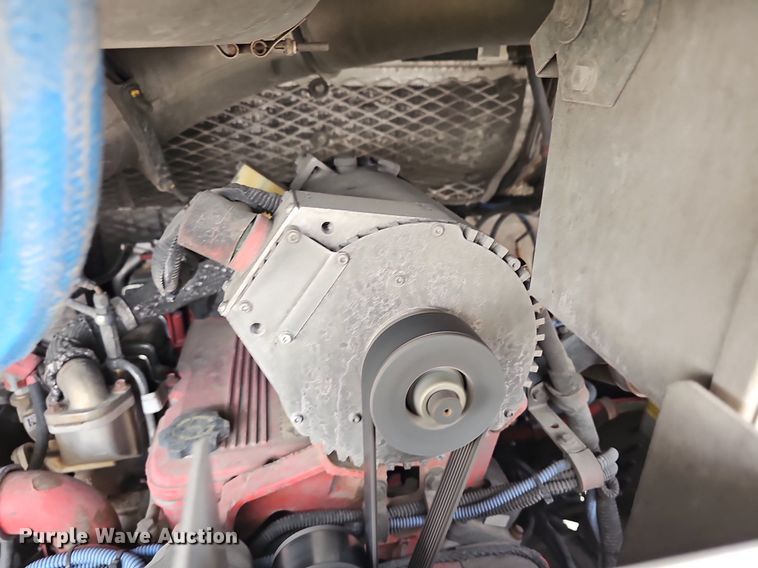 image for item DM1517 2011 Gillig G27B102N4 transit bus