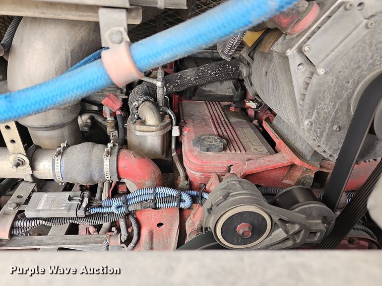 image for item DM1517 2011 Gillig G27B102N4 transit bus