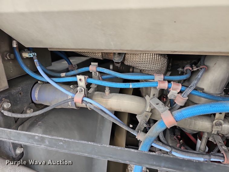 image for item DM1517 2011 Gillig G27B102N4 transit bus