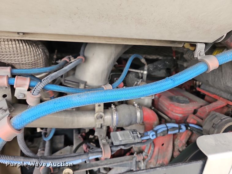 image for item DM1517 2011 Gillig G27B102N4 transit bus