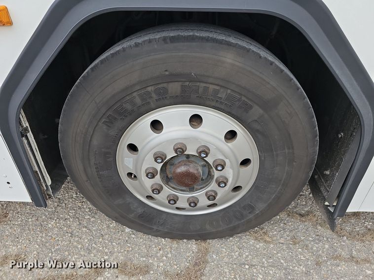 image for item DM1517 2011 Gillig G27B102N4 transit bus