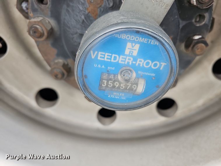 image for item DM1517 2011 Gillig G27B102N4 transit bus