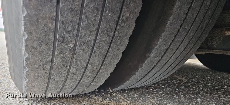 image for item DM1517 2011 Gillig G27B102N4 transit bus