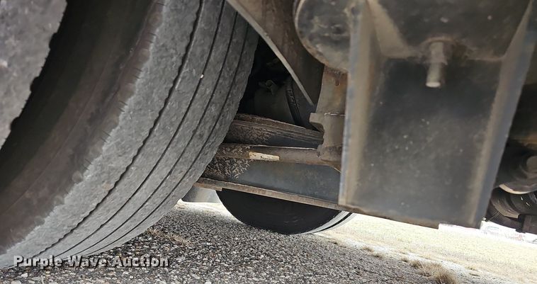 image for item DM1517 2011 Gillig G27B102N4 transit bus