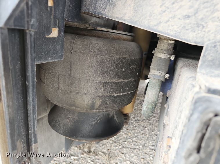 image for item DM1517 2011 Gillig G27B102N4 transit bus