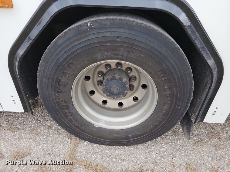 image for item DM1517 2011 Gillig G27B102N4 transit bus