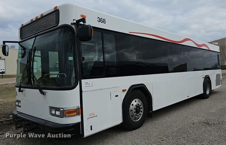 image for item DM1518 2011 Gillig G27B102N4 transit bus
