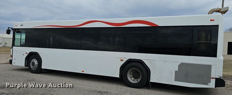 image for item DM1518 2011 Gillig G27B102N4 transit bus
