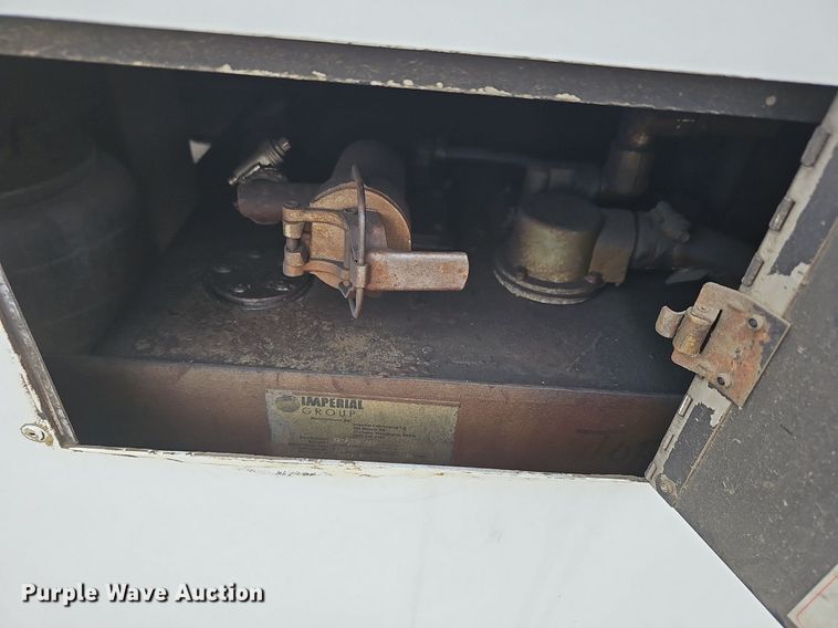 image for item DM1518 2011 Gillig G27B102N4 transit bus