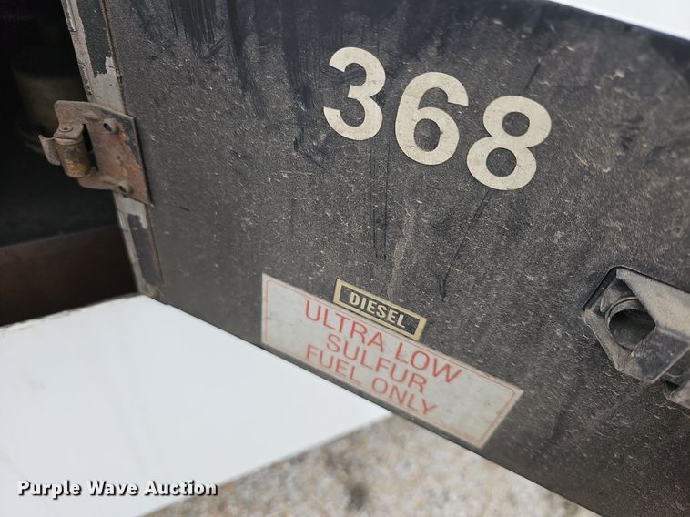 image for item DM1518 2011 Gillig G27B102N4 transit bus