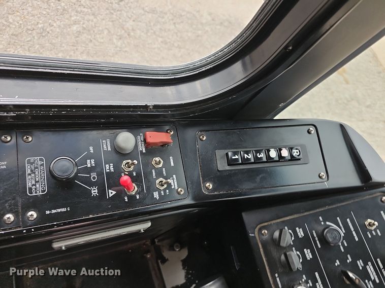 image for item DM1518 2011 Gillig G27B102N4 transit bus