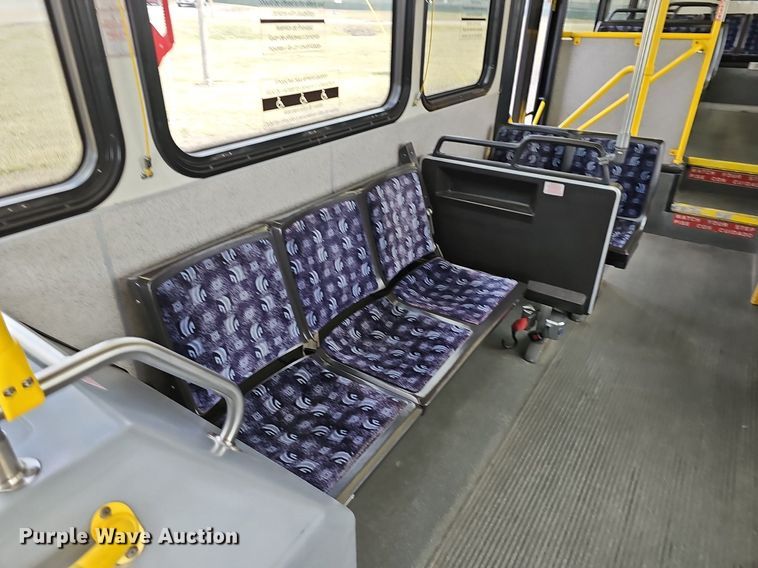 image for item DM1518 2011 Gillig G27B102N4 transit bus