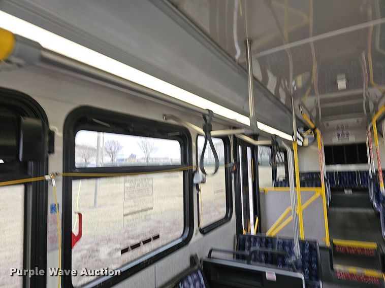 image for item DM1518 2011 Gillig G27B102N4 transit bus