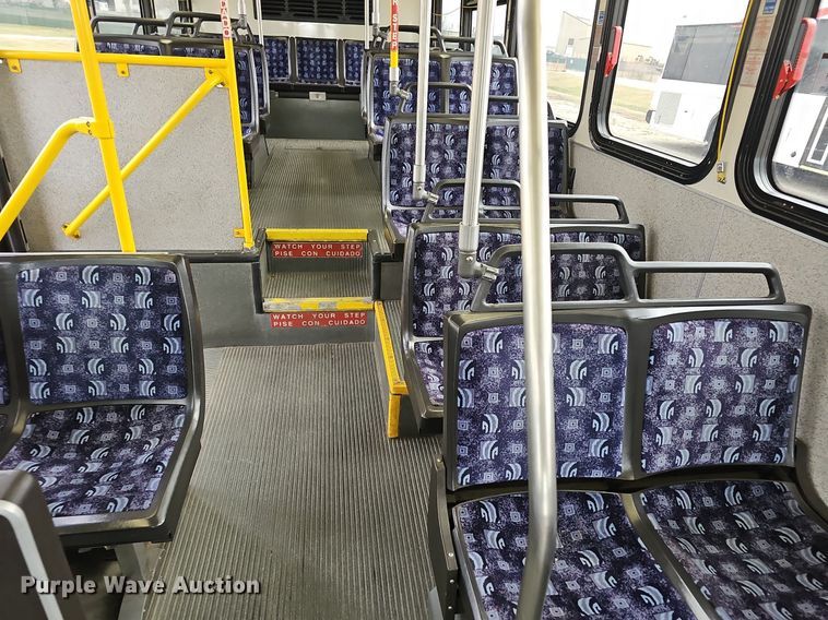 image for item DM1518 2011 Gillig G27B102N4 transit bus