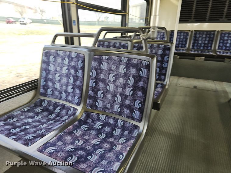 image for item DM1518 2011 Gillig G27B102N4 transit bus