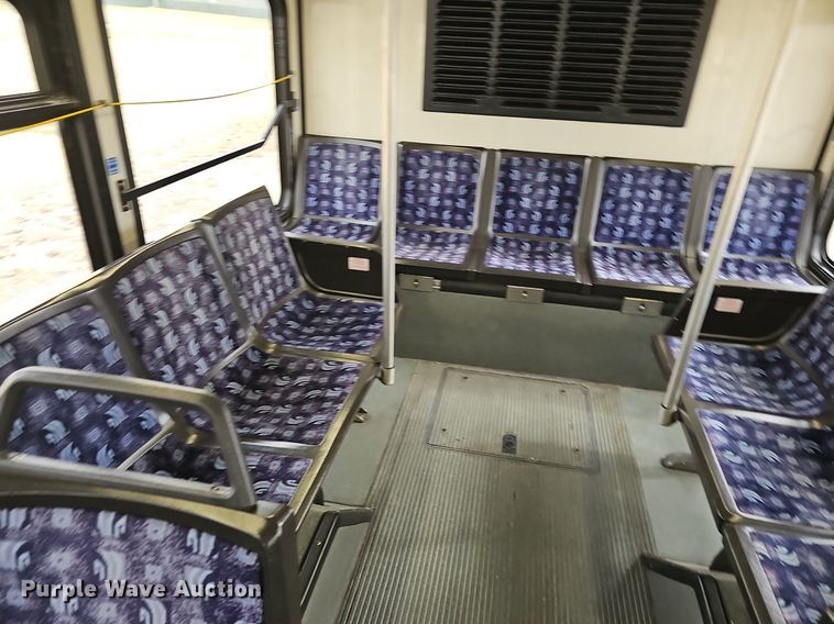 image for item DM1518 2011 Gillig G27B102N4 transit bus