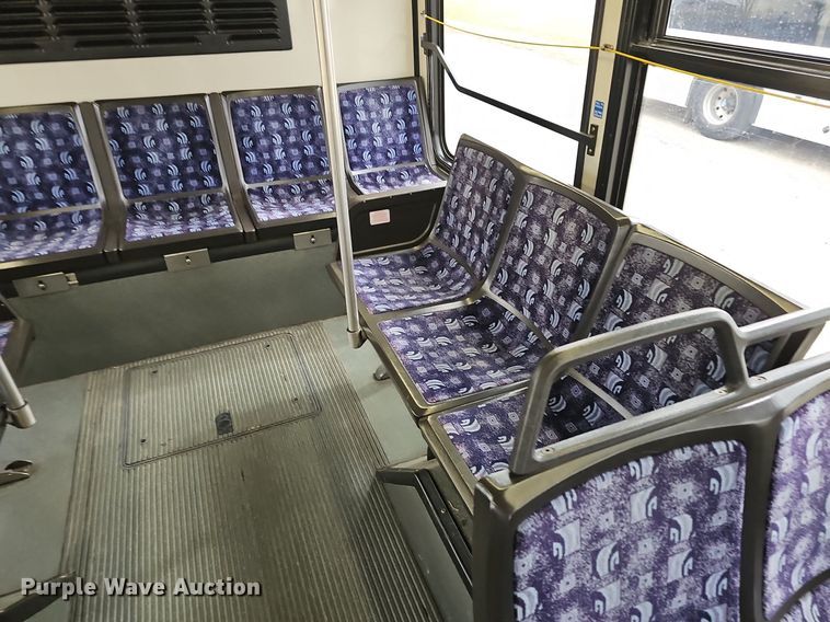 image for item DM1518 2011 Gillig G27B102N4 transit bus