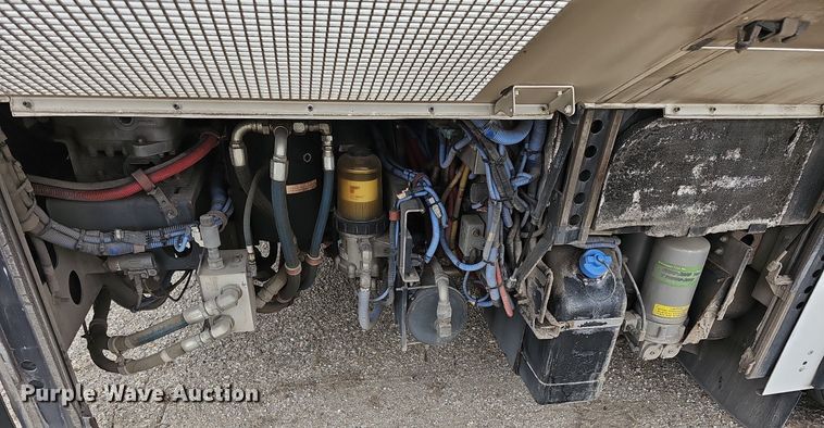 image for item DM1518 2011 Gillig G27B102N4 transit bus