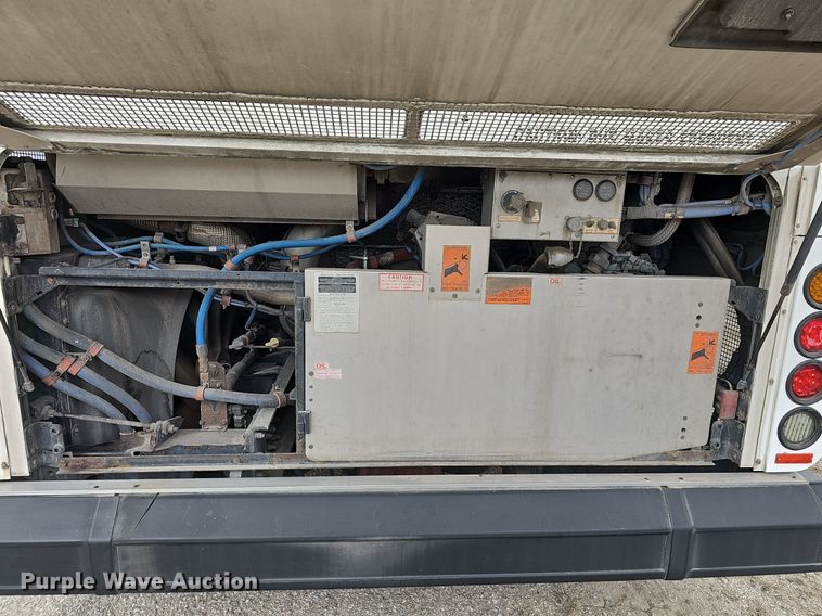 image for item DM1518 2011 Gillig G27B102N4 transit bus