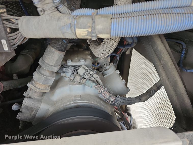 image for item DM1518 2011 Gillig G27B102N4 transit bus