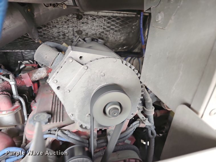 image for item DM1518 2011 Gillig G27B102N4 transit bus