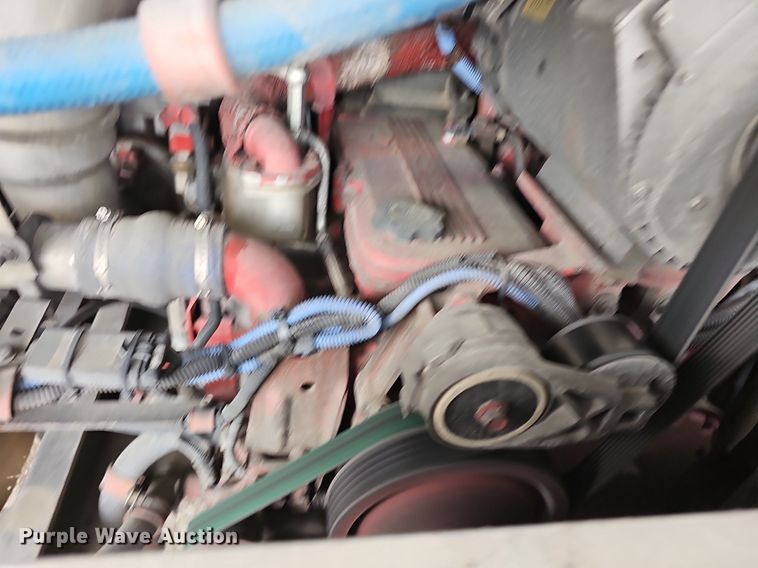 image for item DM1518 2011 Gillig G27B102N4 transit bus