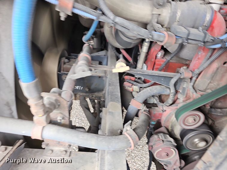 image for item DM1518 2011 Gillig G27B102N4 transit bus