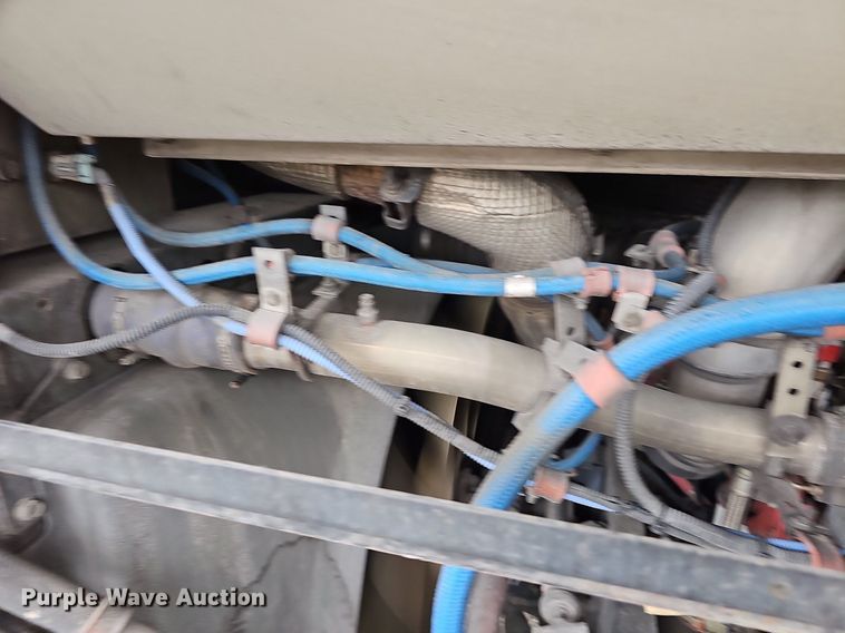 image for item DM1518 2011 Gillig G27B102N4 transit bus