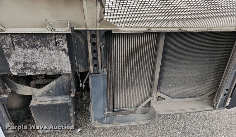 image for item DM1518 2011 Gillig G27B102N4 transit bus